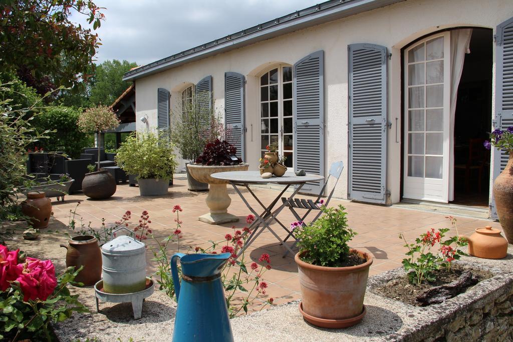 Maison D'Hotes Le Lavoir Fontaines  Bagian luar foto