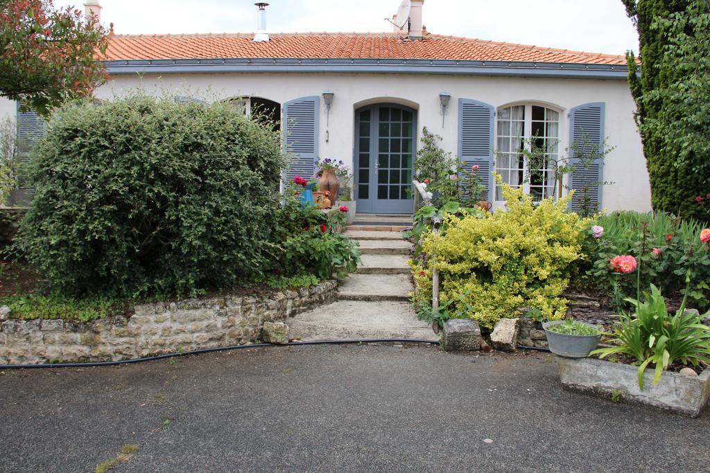 Maison D'Hotes Le Lavoir Fontaines  Bagian luar foto